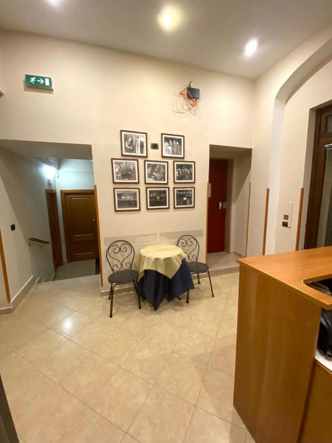 Albergo Ristorante Del Cacciatore Foggia Exterior photo