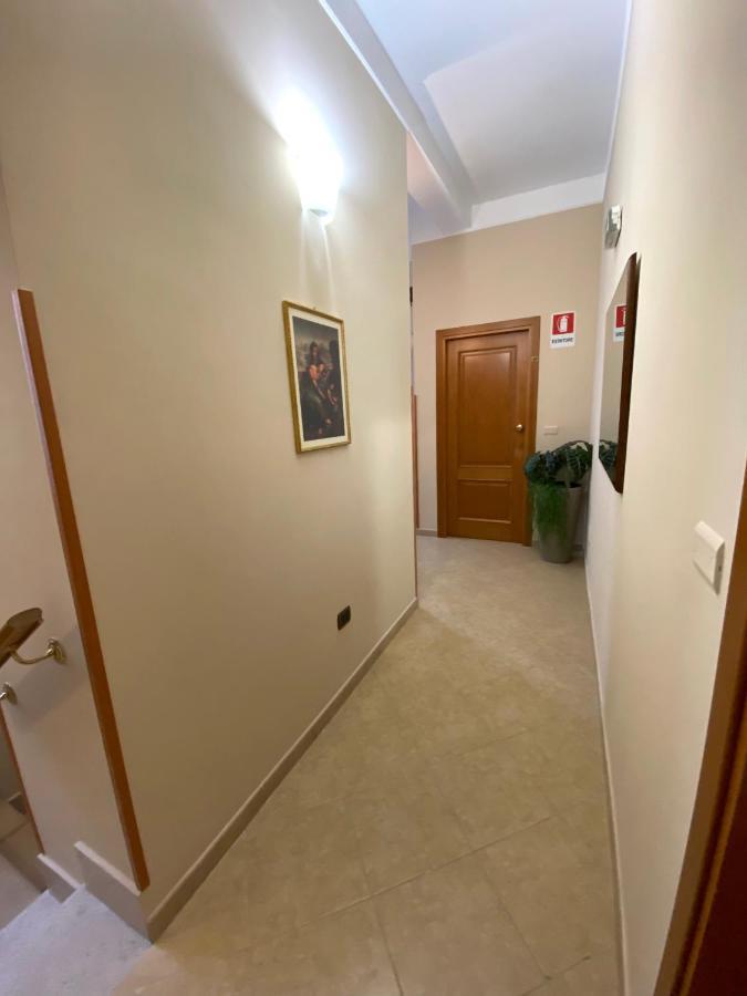 Albergo Ristorante Del Cacciatore Foggia Exterior photo
